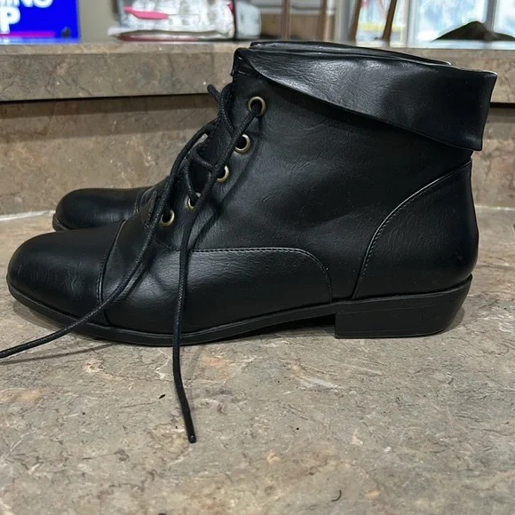 Comfort View “Darcie” ankle booties - Picture 3 of 3